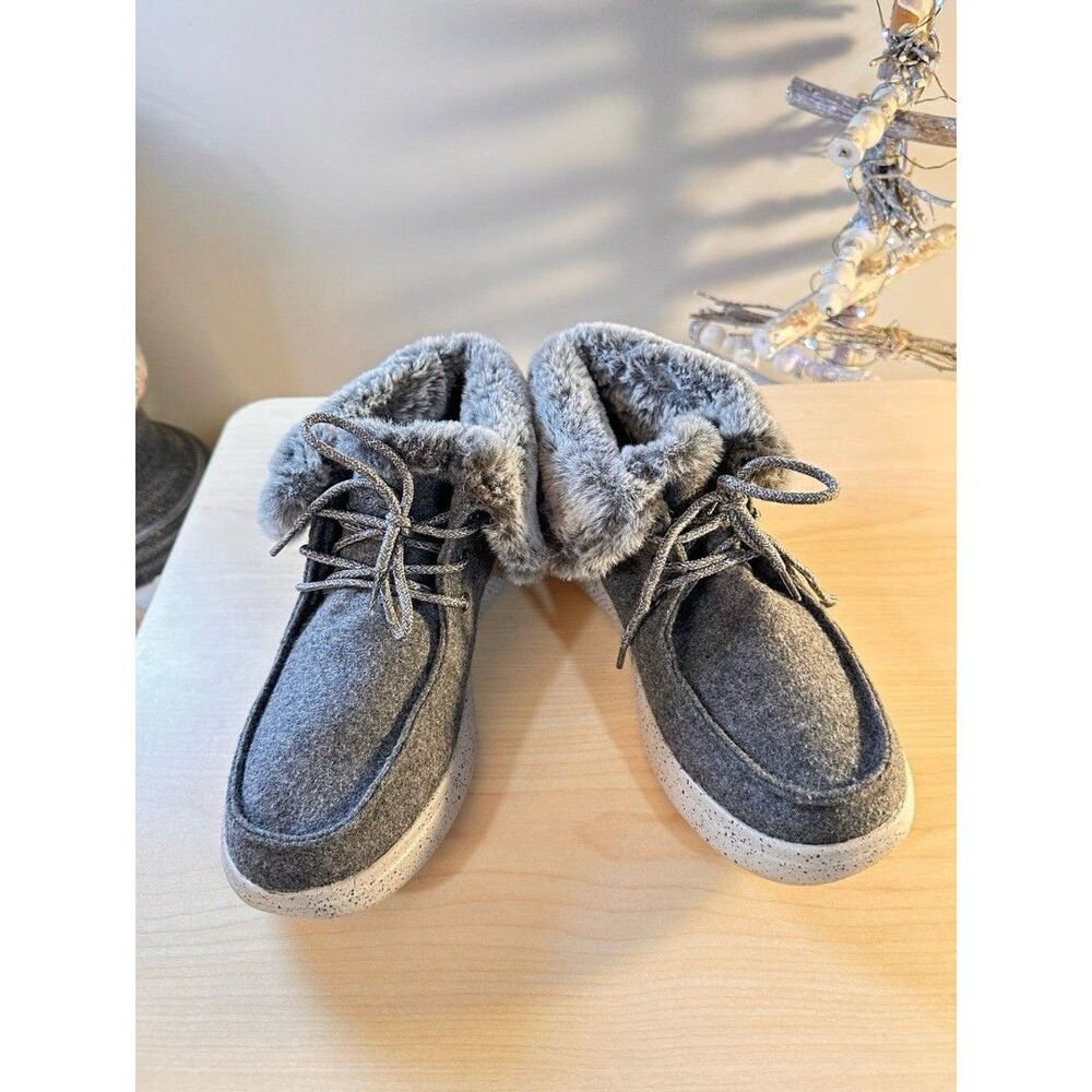 Skechers Memory Foam Sneakers with Faux Fur Size 8